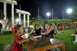 Ngabuburit di Tugu Pahlawan, HTM Mulai Rp5.000 Bisa Kulineran Sekaligus Belajar Sejarah