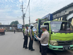 Polres Pelabuhan Tanjungperak Amankan Truk Curian Setelah Satu Jam Dilaporkan Hilang