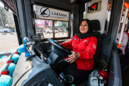 Kisah Eka, Sopir Perempuan Suroboyo Bus di Balik Semangat Kartini