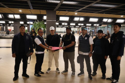 Baca juga : The Doctor Sang Bandar Narkoba dan Buronan Polisi Indonesia Akhirnya Tertangkap di Malaysia