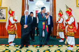Baca juga : Gubernur Khofifah Terima Dubes Yaman, Hubungan Sudah Terbangun Kuat dan Optimis Akan Kuatkan Ekonomi Dua Wilayah