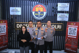 Jaga Profesionalitas, Polri Tegaskan Larangan Live Streaming Saat Bertugas