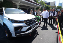 Sebelas Tersangka Diamankan, Polda Jatim Bongkar Sindikat Penipuan Online Modus Jual Beli Mobil