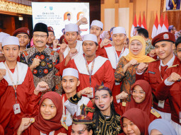 Baca juga : Gubernur Khofifah dan Mensos RI Rakor Pendataan dan Sosialisasi Akreditasi, Dorong Penguatan Standardisasi Layanan LKS