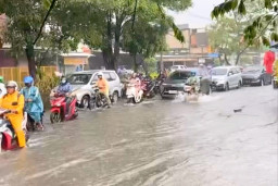 Hujan Deras dan Pasang Laut Picu Banjir, DSDABM Surabaya Optimalkan Rumah Pompa