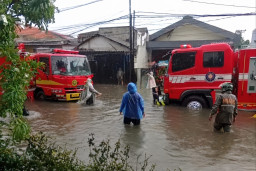 Banjir di Tengah Hujan Ekstrem, Pemkot Surabaya Optimalkan Pompa dan Percepatan Drainase