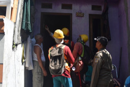 Normalisasi Ruang Sungai Kalianak Masuki Tahap III, Pemkot Surabaya Tandai 182 Bangunan
