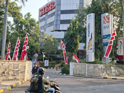 Polutik dan Pemerintahan Tindak Lanjuti Sorotan DPRD Surabaya, SIER Perbanyak Atribut Kemerdekaan dan Imbau Tenant Pasang Bendera