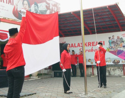 thumbnail Upacara Hari Kemerdekaan RI, DPC PDIP Surabaya Siap Beri Bantuan ke Korban Gempa di NTT