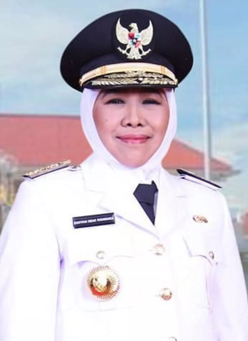 Gubernur Jawa Timur Khofifah Indar Parawansa Umumkan Dirinya Positif Covid-19