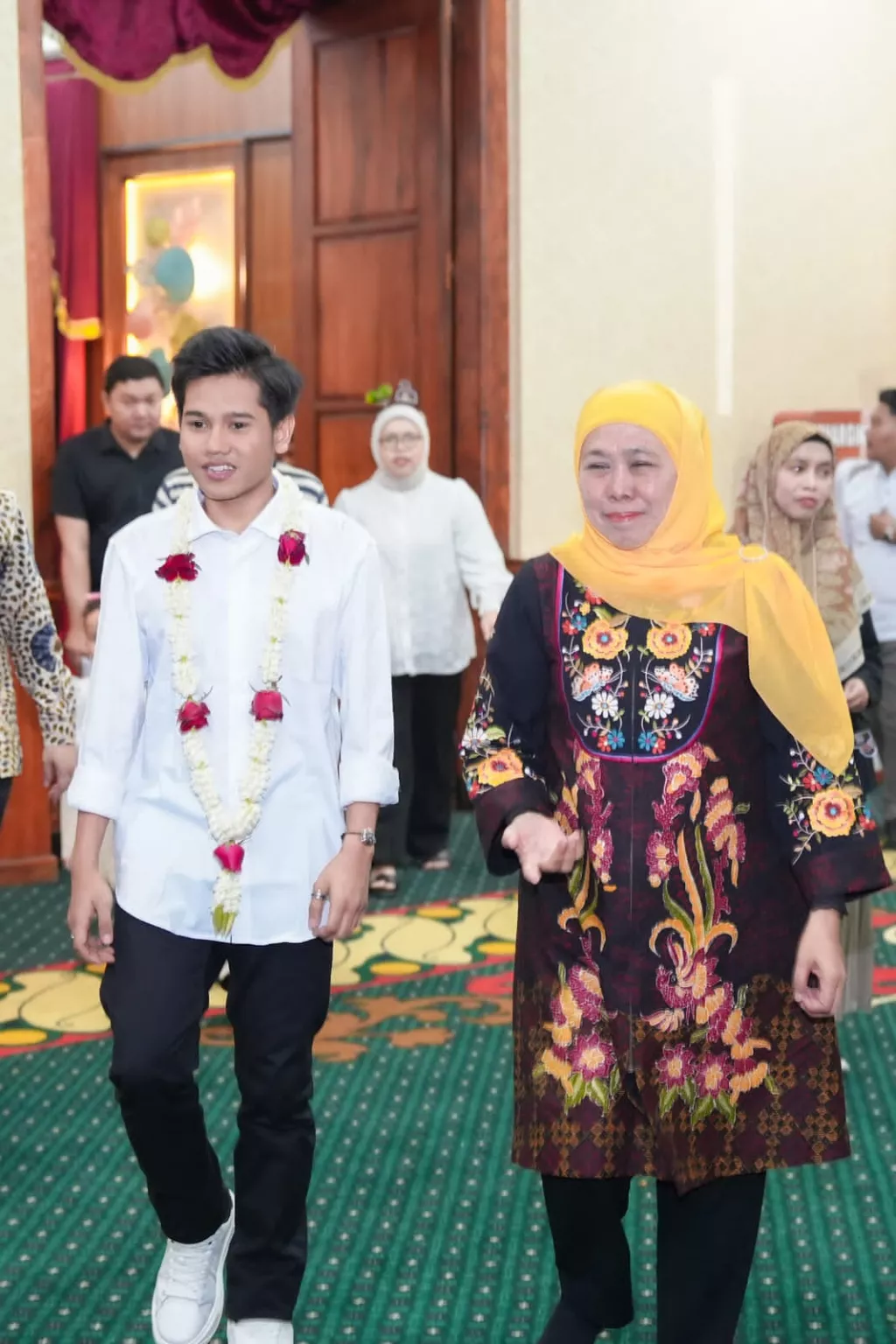 Gubernur Khofifah Sambut Meriah Valen Sang Juara  D'Academy7