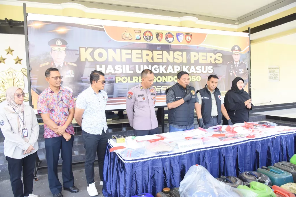 Polres Bondowoso Amankan Dua Tersangka Penimbun Satu Ton BBM Bersubsidi