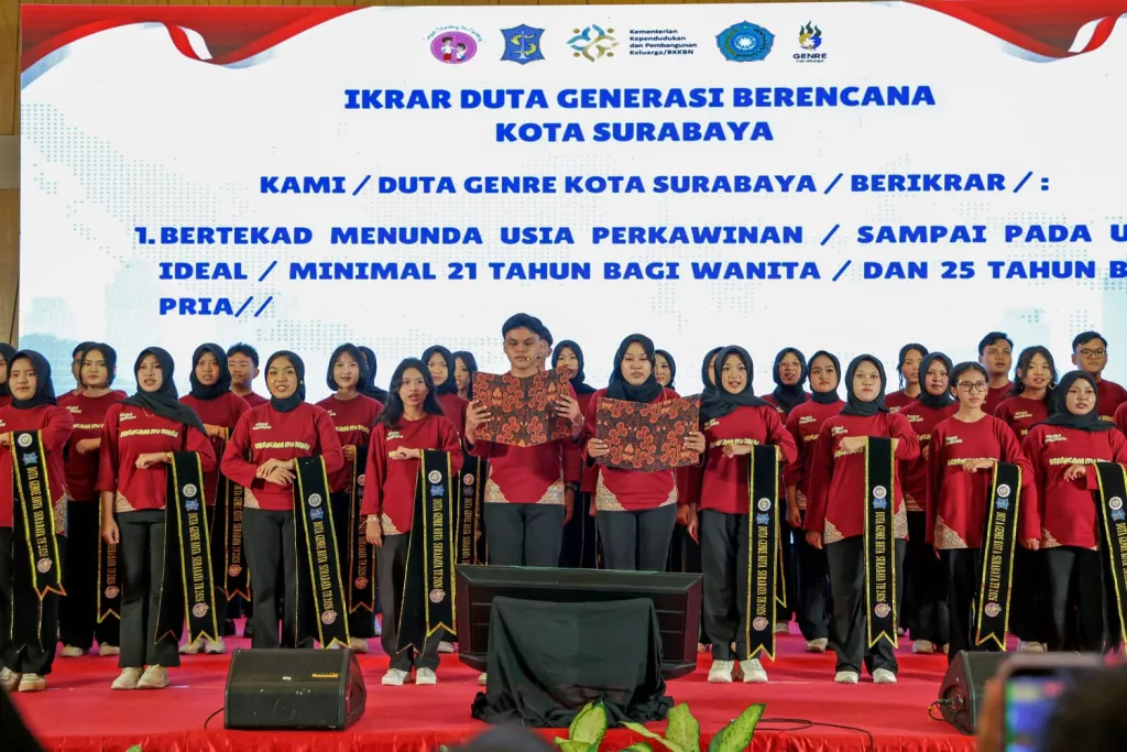 Harganas Ke-33 Surabaya Usung Tema “Ayah Wajib Hadir", Wali Kota Eri Tegaskan Pentingnya Figur Ayah