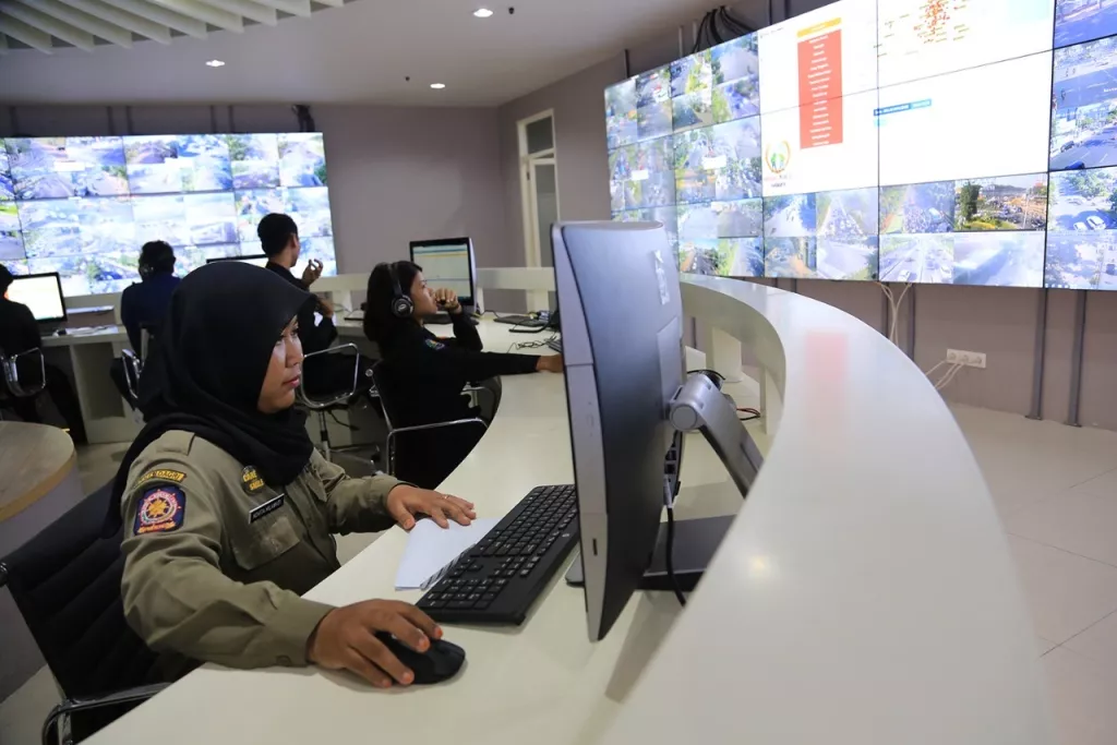 Command Center 112 Surabaya Percepat Respons Warga, Didukung 222 CCTV
