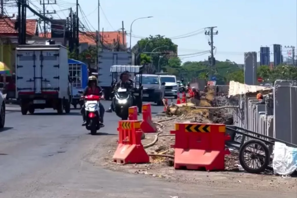 Pelebaran Jalan Wiyung-Menganti Surabaya Dikebut, 950 Meter Ditargetkan Rampung 2026