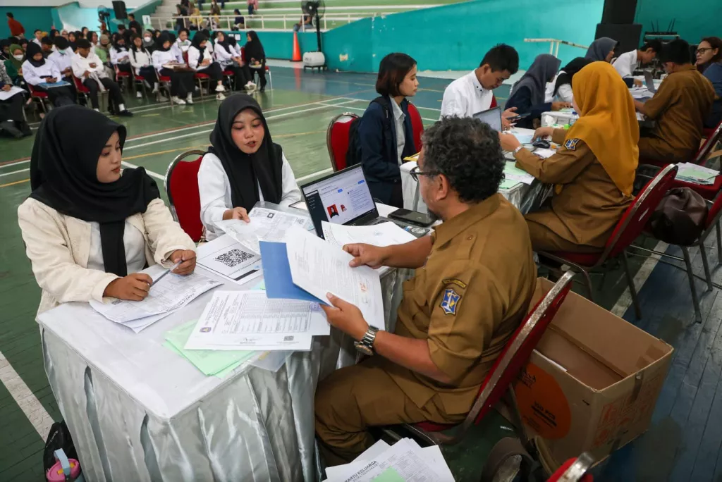 Pemkot Surabaya Bantu Biaya Pendidikan 1.214 Mahasiswa