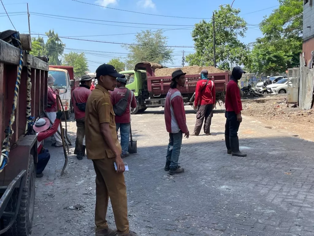 Buka Akses U-Turn Lebih Aman di Wonokromo, Pemkot Surabaya Relokasi 43 Pedagang Pasar Tumpah