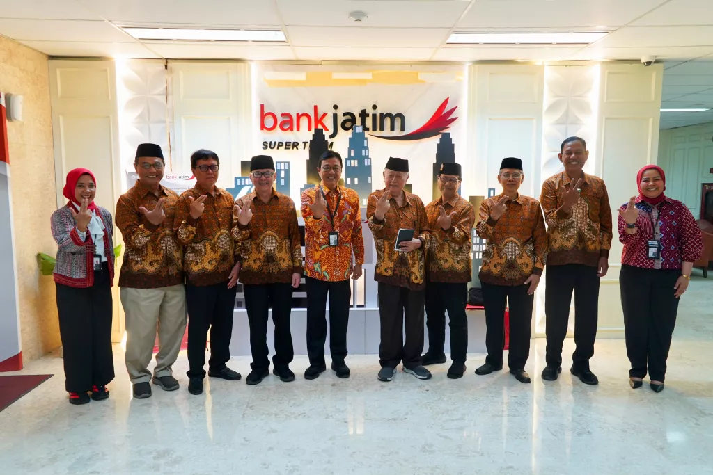 Bank Jatim dan PWRI Jawa Timur Perkuat Sinergi, Hadirkan Kartu Pintar Elektronis bagi Anggota
