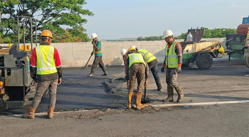Perbaikan ruas tol Surabaya-Mojokerto
