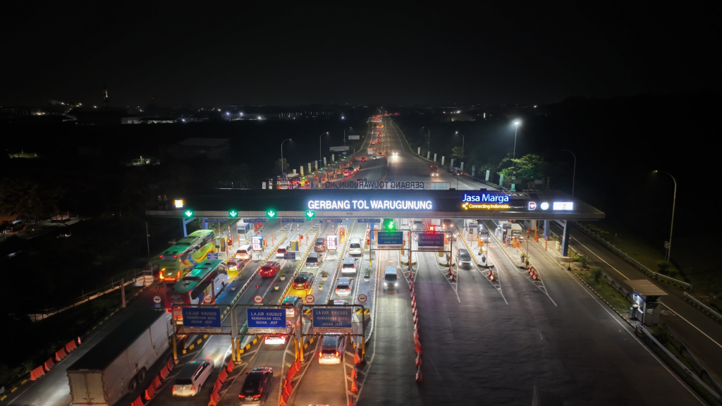 Puncak arus balik di Tol Warugunung. (Istimewa)