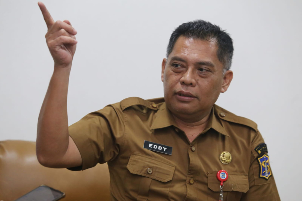 Kepala Dispendukcapil Kota Surabaya Eddy Chrisjanto