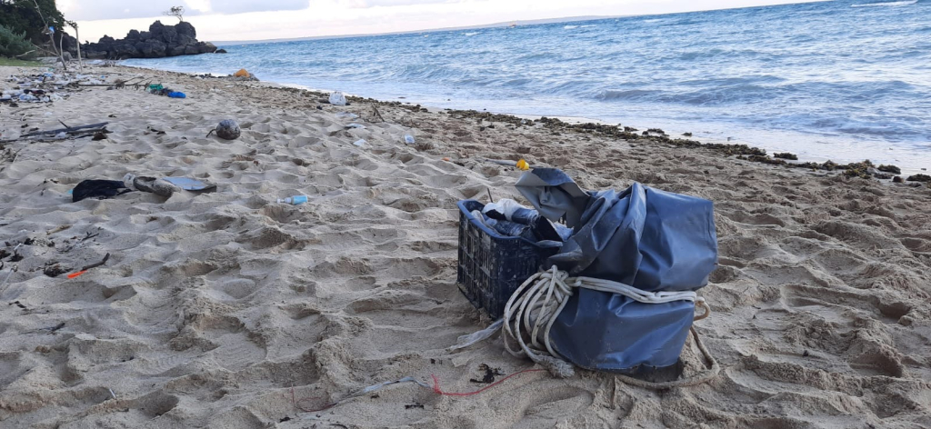 Kokain seberat 27 kilogram lebih yang ditemukan di pantai Sumenep