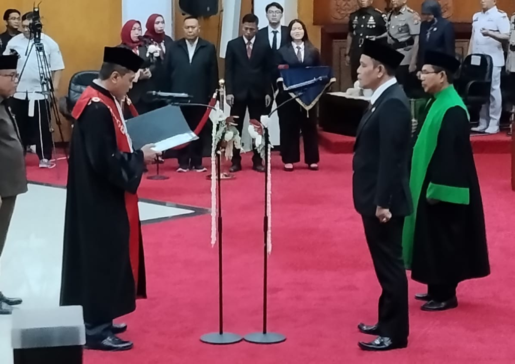 Pelantikan Ketua DPRD Surabaya, Syaifuddin Zuhri