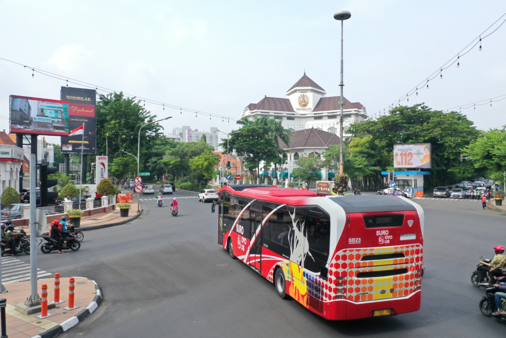 Ilustrasi Suroboyo Bus