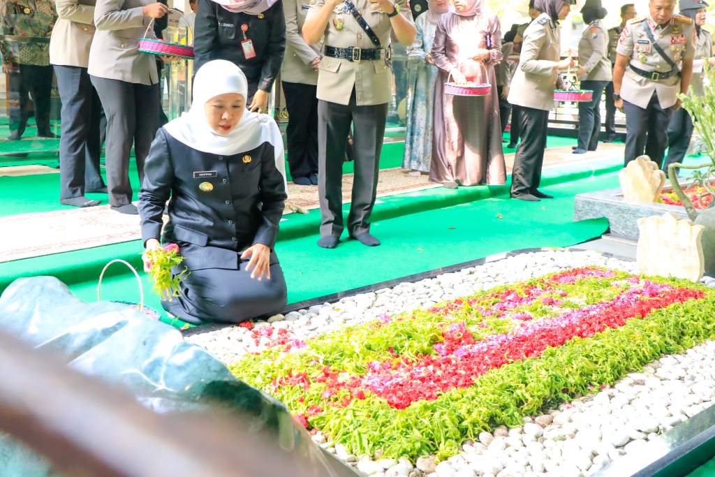 Gubernur Jatim, Khofifah